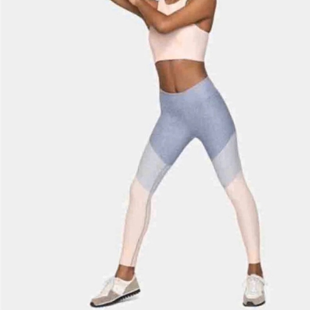 NEW WITH TAGS Outdoor Voices 7/8 Springs Leggings pink color block size small